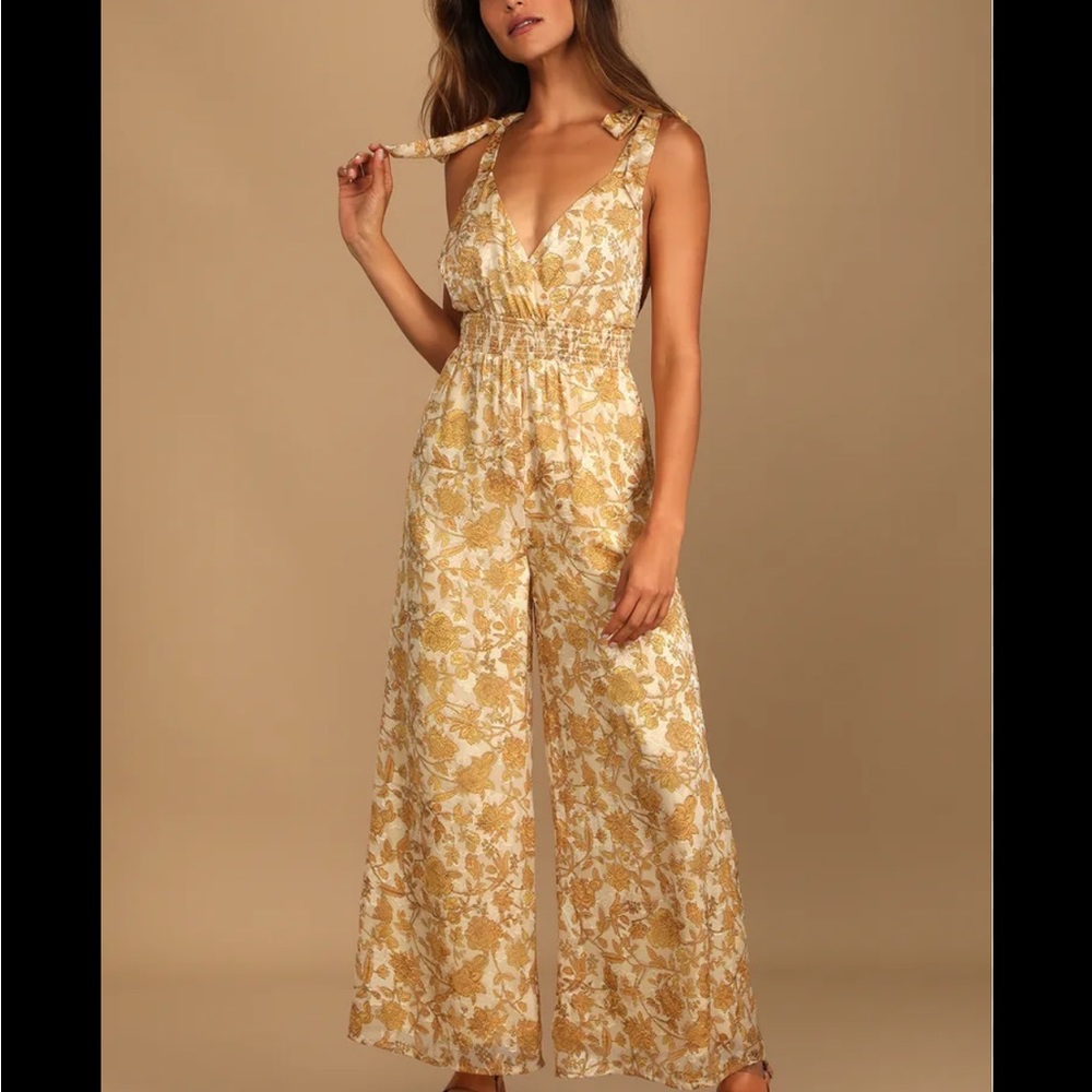 NWT Lulus jumpsuit